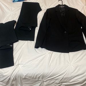 Pant suit set plus one extra pair of slacks